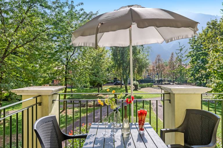 Family-oriented holiday apartment with garden | Mountain view | Close to the beach | Pets allowed — photo 2