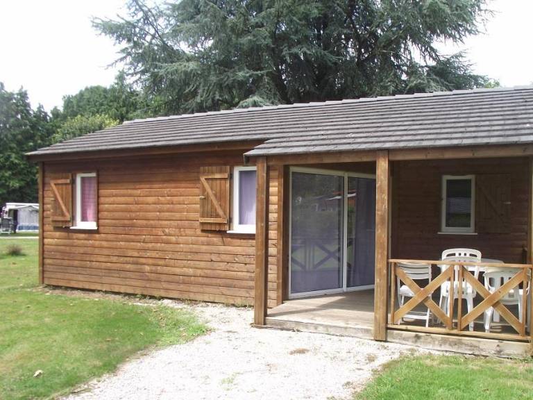 Chalet with patio & heated pool | Dogs allowed — photo 4