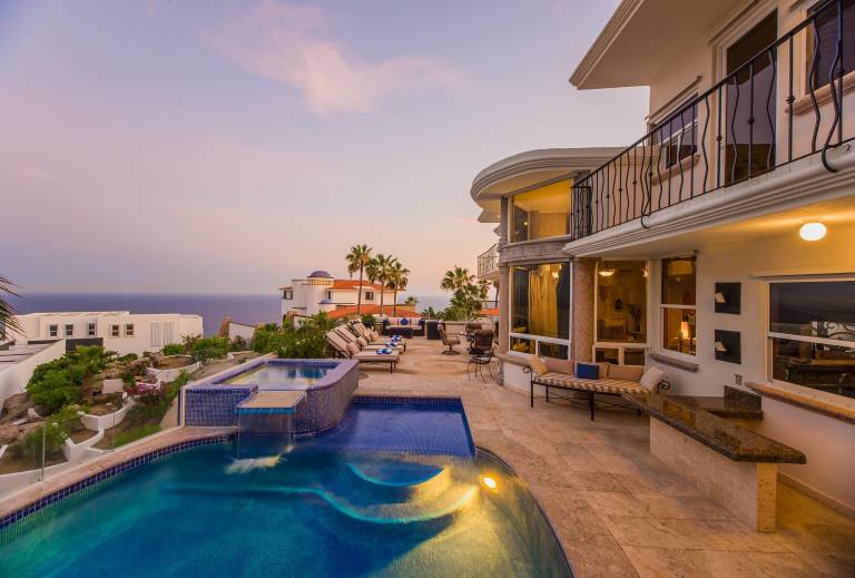 Villa  Pedregal