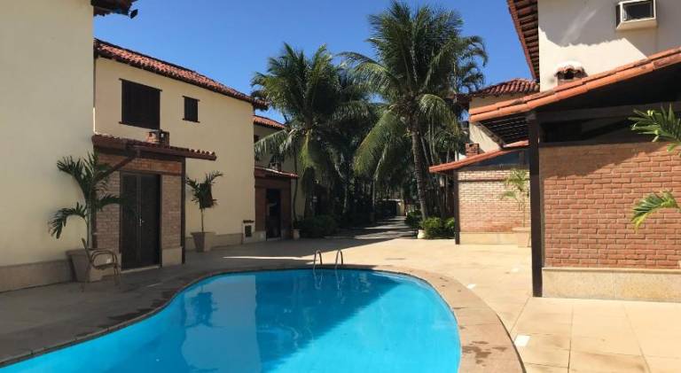 Vacation home with pool — photo 2