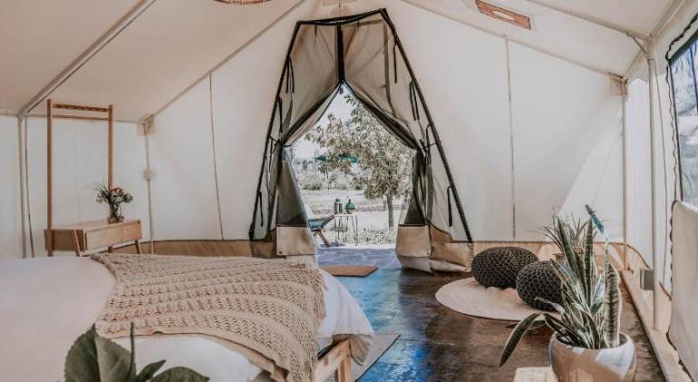 Tent with hot tub, pool & garden in Querétaro