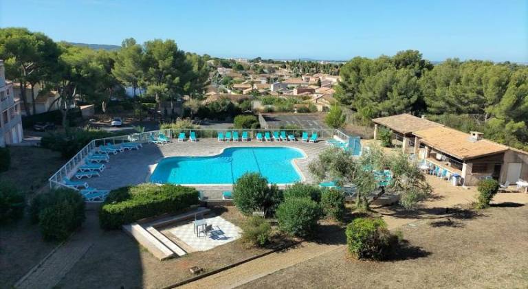 Pleasant apartment with pool | Pets allowed — photo 4