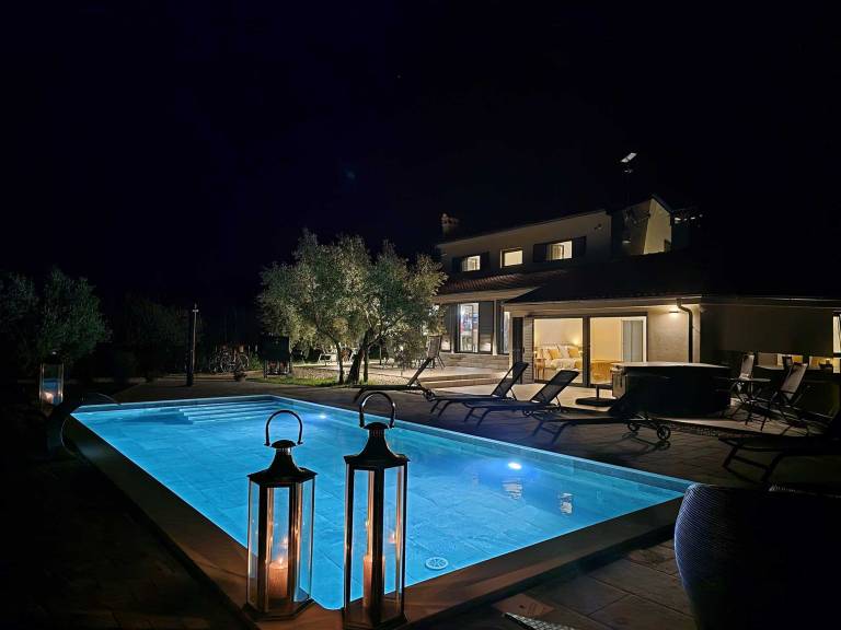 Child-friendly rental with BBQ, yard & pool | Pool view | Pets allowed in Rovinj