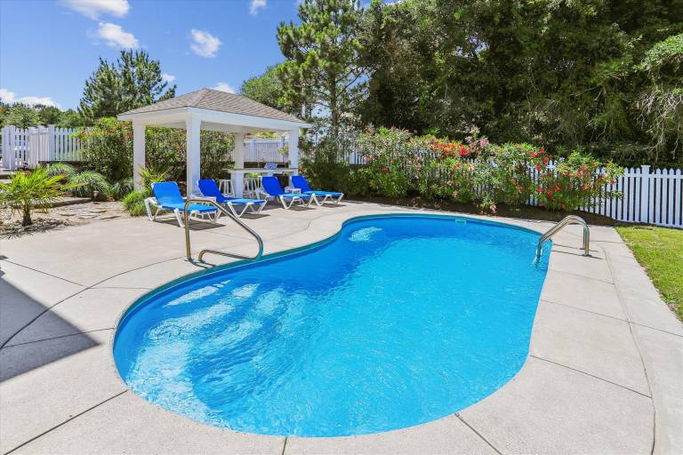 House with terrace, jacuzzi & private pool — photo 2