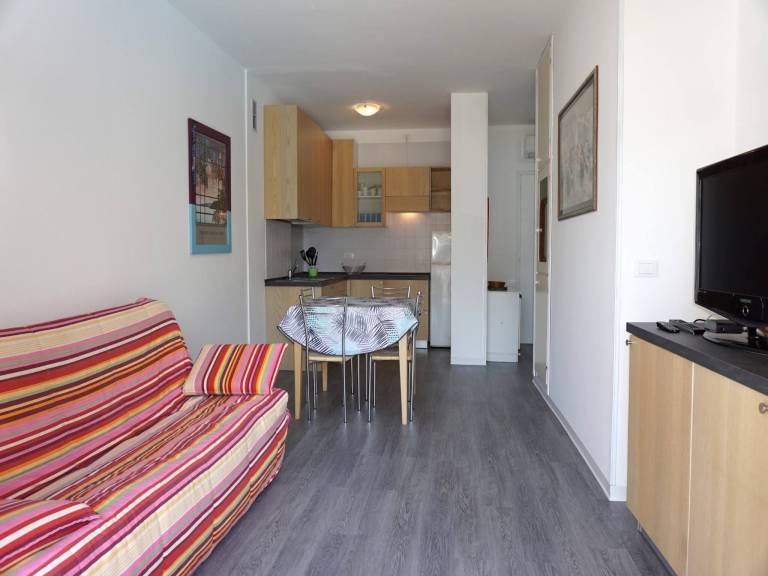 Family-oriented apartment with pool | Pool view | Next to the beach | Pets are welcome — photo 2