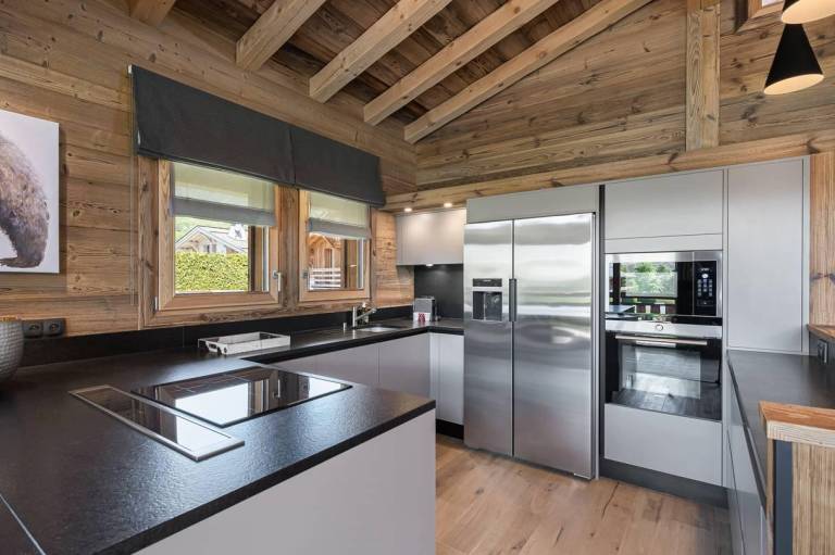 Chalet, 1st floor, sauna, terrace, fireplace or stove, parking, tv, 180m², Megève — photo 5