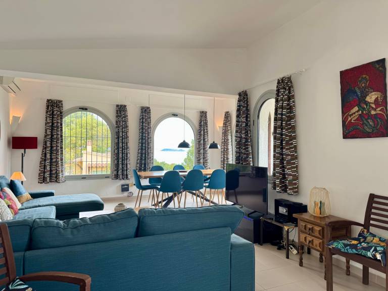 Fantastic Villa with Pool and Stunning Sea Views — photo 4