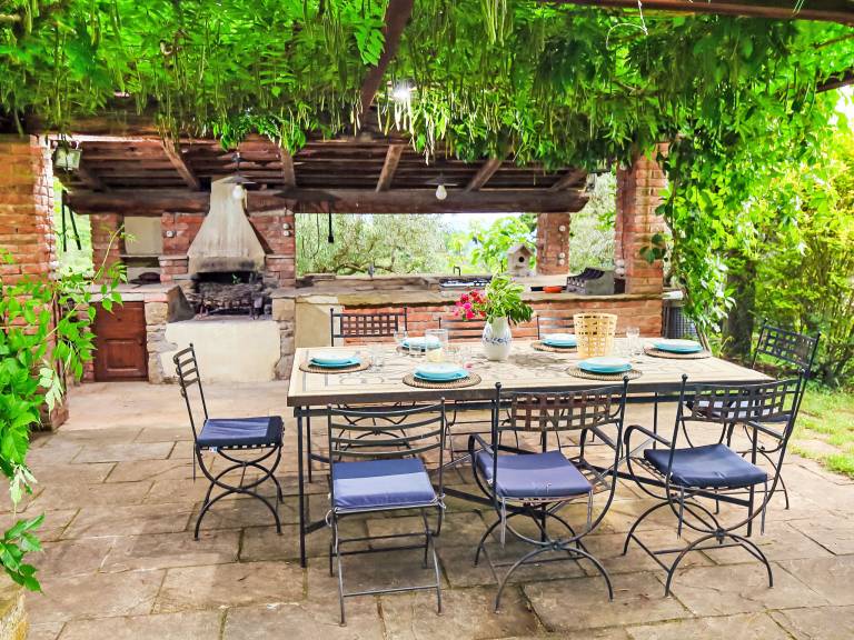 Fully equipped beautiful vacation home with barbecue, yard & jacuzzi | Pet-friendly — photo 5