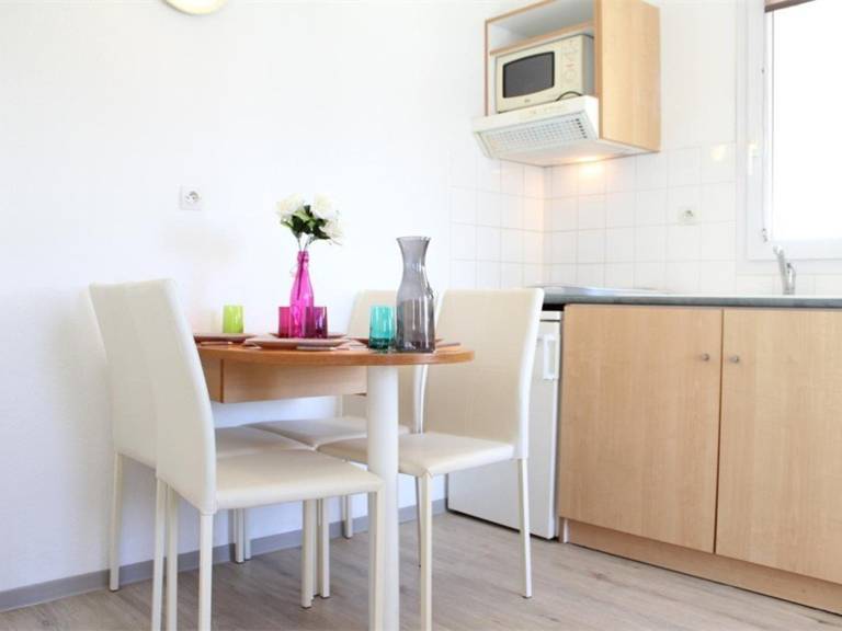 Holiday apartment with pool — photo 3
