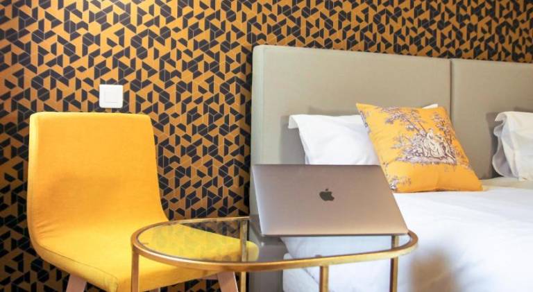 Hotel 3 etoiles - Le Petit Perier in Laval
