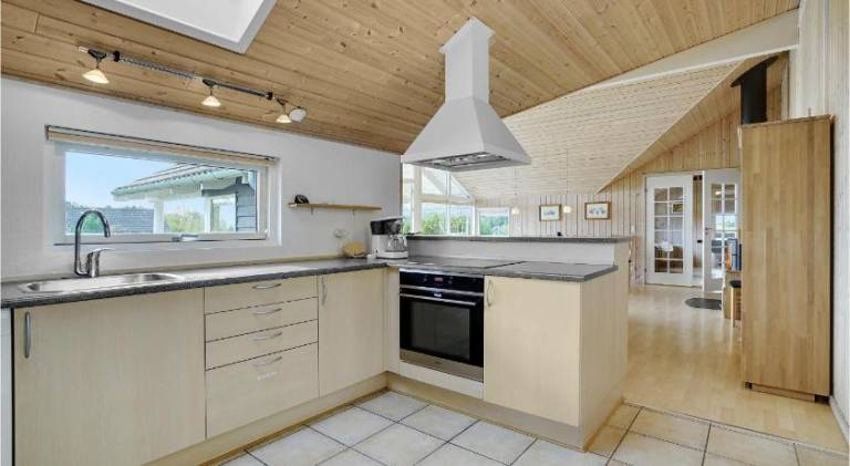House with jacuzzi | Pet-friendly — photo 2