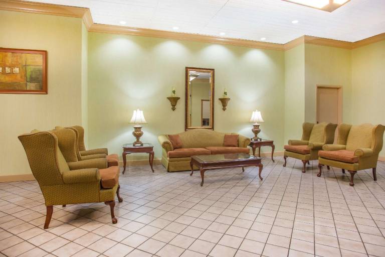 Ramada by Wyndham Wytheville — photo 5