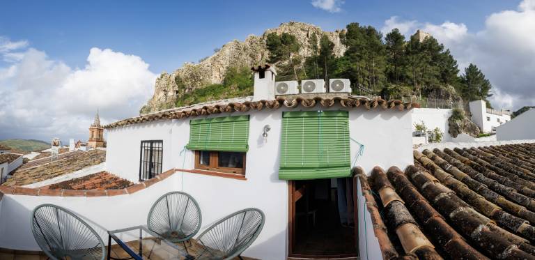 Vacation home with terrace & garden | Near Castle of Zahara de la Sierra | River view | Good for workation — photo 3