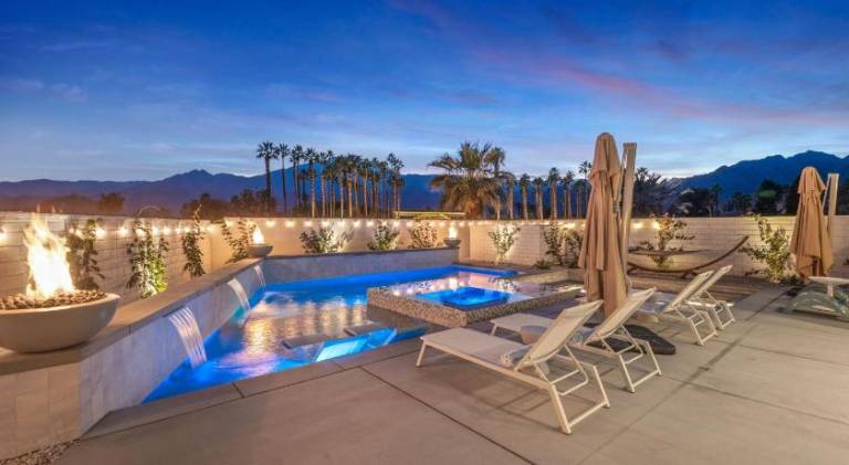 Villa with yard, hot tub & barbeque | Perfect for remote work — photo 4