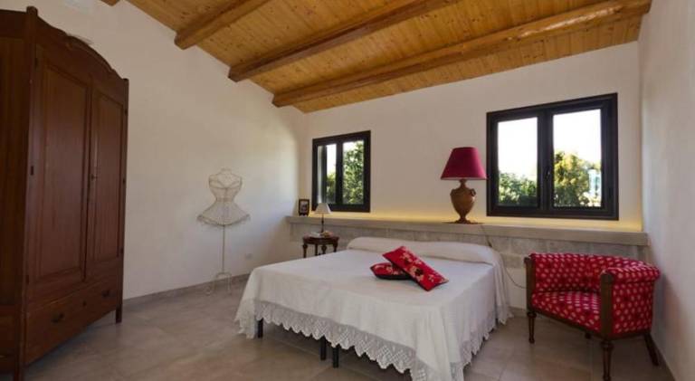 Family-friendly charming holiday apartment with yard, pool & terrace | Pets are welcome — photo 2