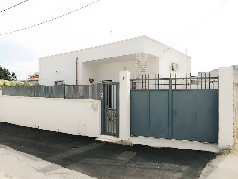 Villa XI: The sea just steps away! — photo 2