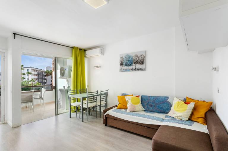 Vacation Apartment 'Nice 1210 in Central Area' with Sea View, Wi-Fi and Air Conditioning in San Bartolomé de Tirajana