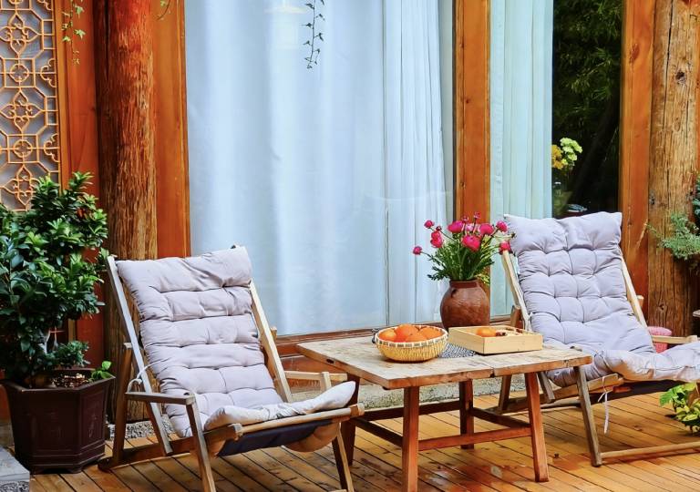 Vacation home with garden, hot tub & grill — photo 3