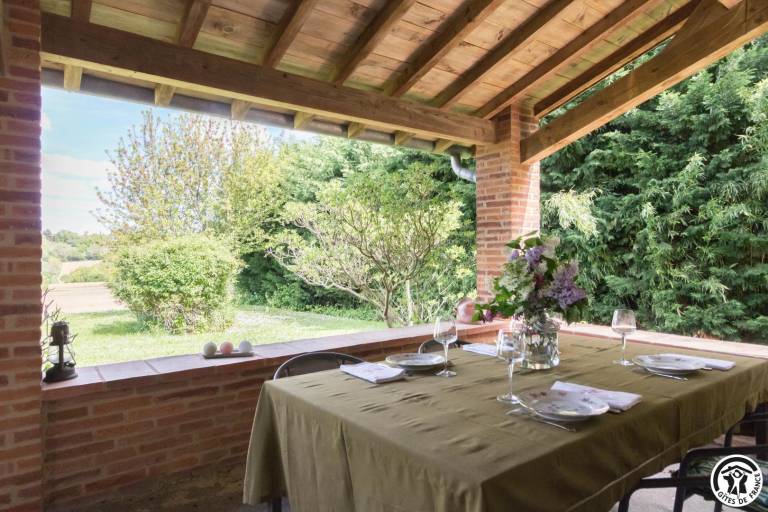 Ample gite with hot tub, terrace & yard | Pet-friendly — photo 3