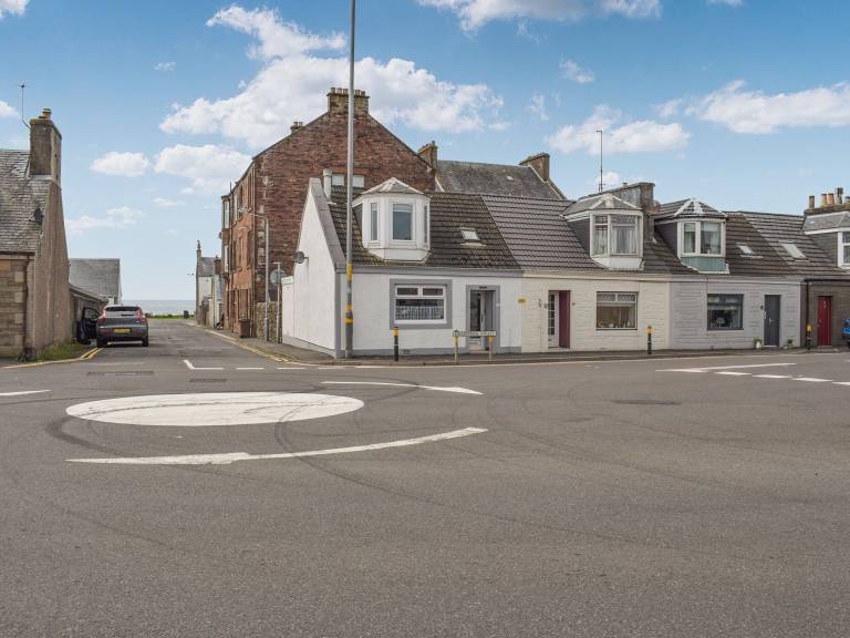 Cottage Girvan