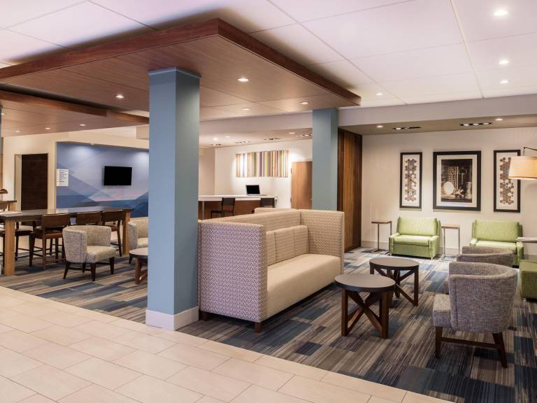 Holiday Inn Express & Suite Kingdom City By IHG — photo 2