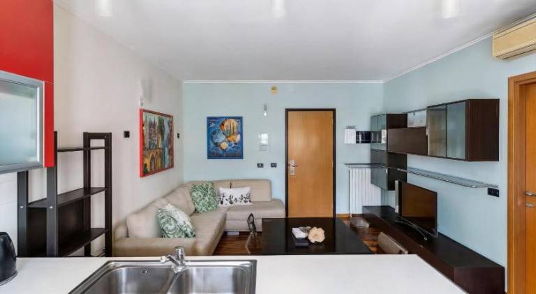 Holiday apartment with jacuzzi & terrace — photo 3