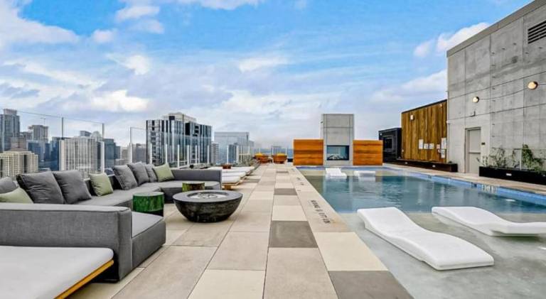 Rental apartment with pool | Pets are welcome in Austin, TX