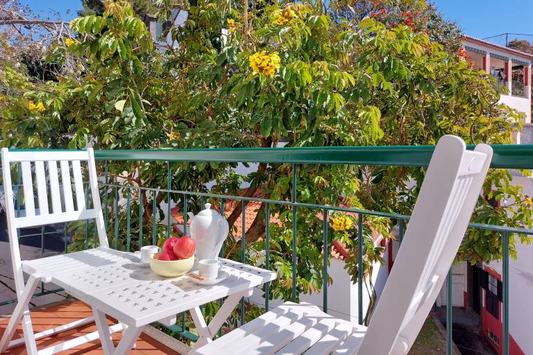 Family-friendly rental apartment with garden | Next to Farmers Market | Good for workation | Pets allowed — photo 2