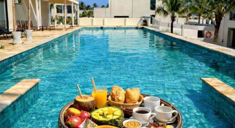 Apartment with terrace, pool & yard | Close to the beach | Dogs allowed in Bwejuu