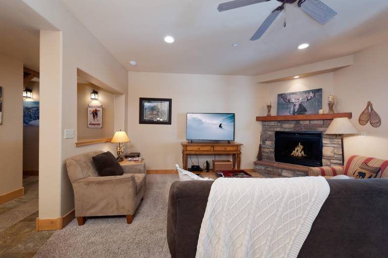 Pet Friendly Black Bear Townhome across from Purgatory - Views - Free Shuttle — photo 4