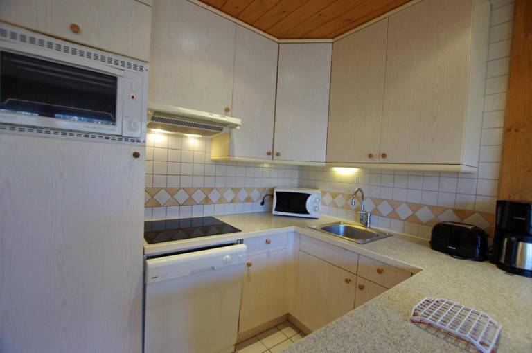 20m from resort center, 2nd floor, view lake, balcony, tv, ski locker, 53m², Tignes — photo 2