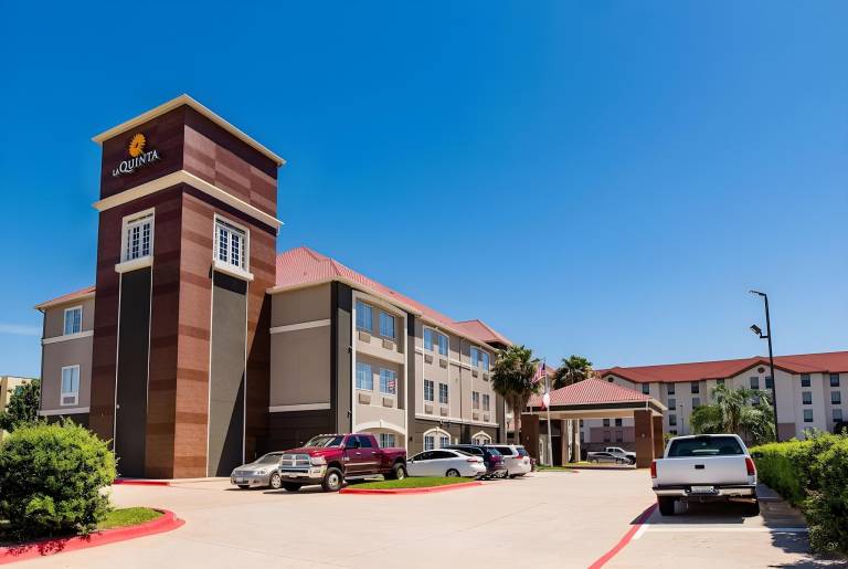 La Quinta Inn & Suites by Wyndham Houston/Clear Lake-NASA — photo 5