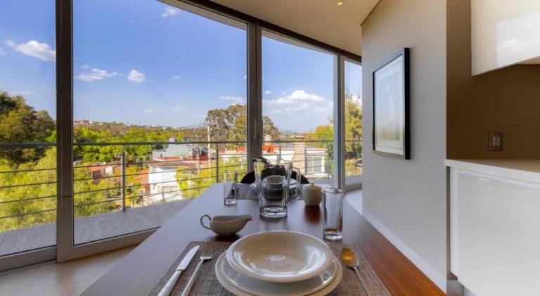 Serviced apartment with garden & patio — photo 4