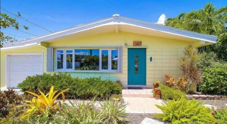 The Butterfly Cottage - Certified Butterfly Sanctuary - Ocean View Hot Tub - Authentic Keys Charm in Marathon, FL