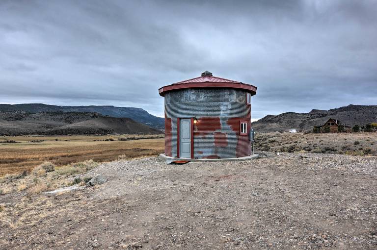 Unique Utah Tin Cabin w Mountain Views