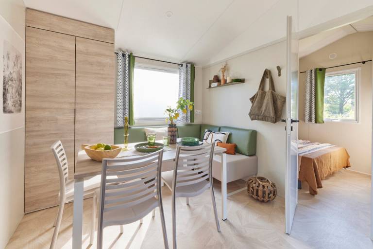 Family-friendly pleasant caravan with patio, grill & pool | Golf view | Pets are welcome — photo 2