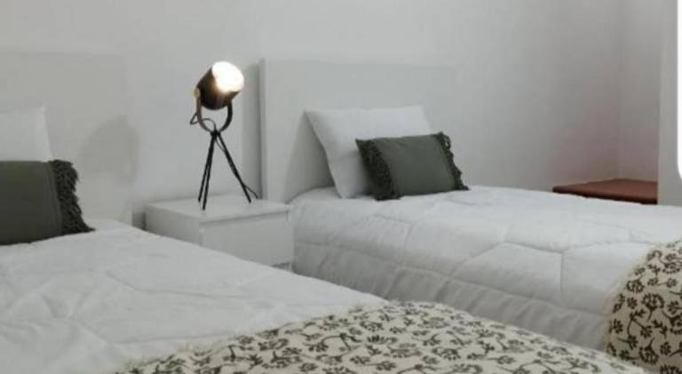 House with 2 rooms for 6 persons in Évora