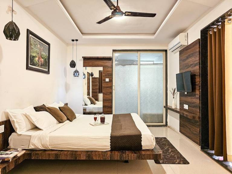 Vacation home with 6 rooms for 12 persons in Jaoli