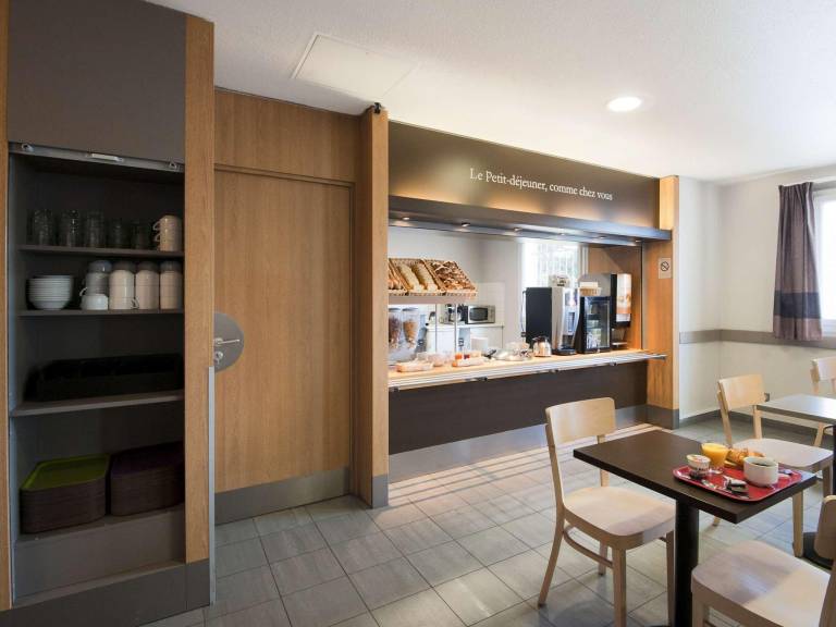 B&B HOTEL Lyon Grand Stade Meyzieu — photo 3