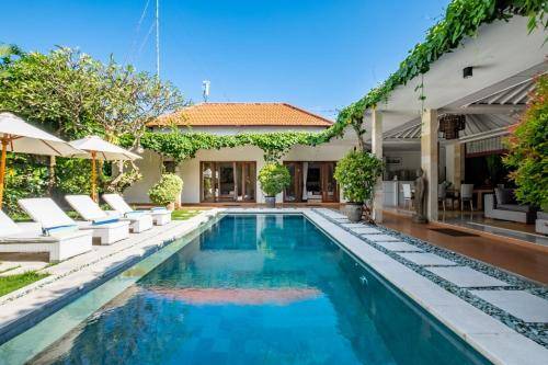 Villa with private pool | Perfect for remote work | Pets allowed in Kuta