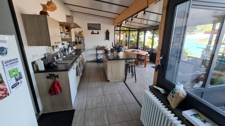 Gite with patio & garden | Sea view — photo 5