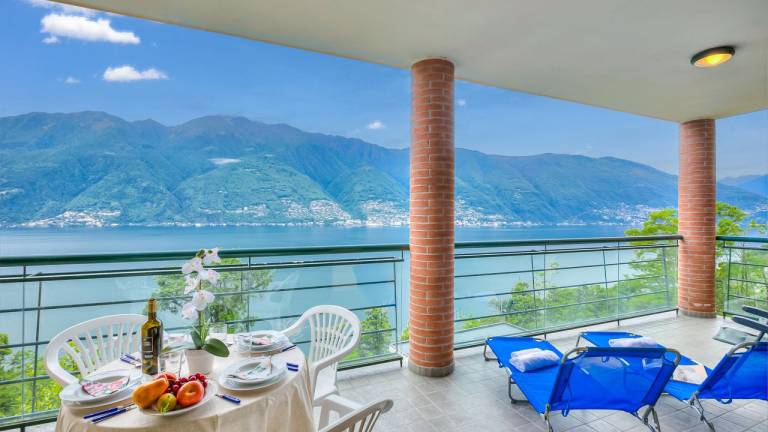 Ferienwohnung Pino sulla Sponda del Lago Maggiore