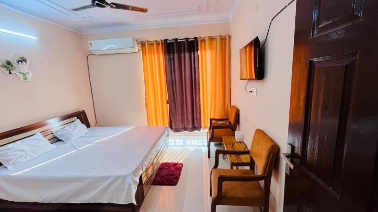 Vacation home with pool | Good for workation in Lucknow