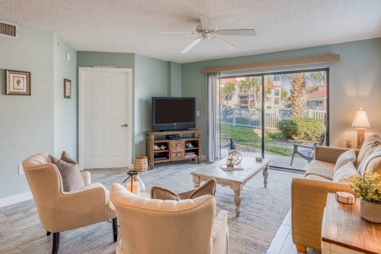 Condo Crescent Beach