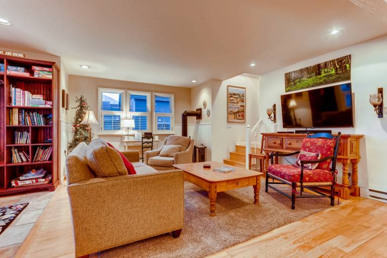 Chalet Montagne: Charming Pet-Friendly Home, Private Hot Tub, Walk to Main St in Breckenridge, CO