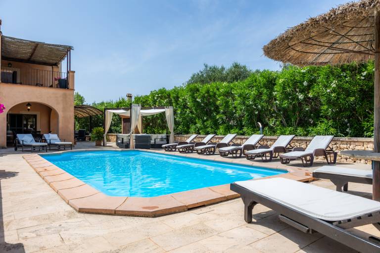 Vacation home with grill, terrace & garden | Mountain view in Manacor