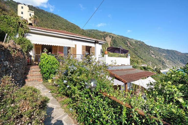 Villa "Lardarina" close to the Beach with Sea View, Terrace & Wi-Fi — photo 5
