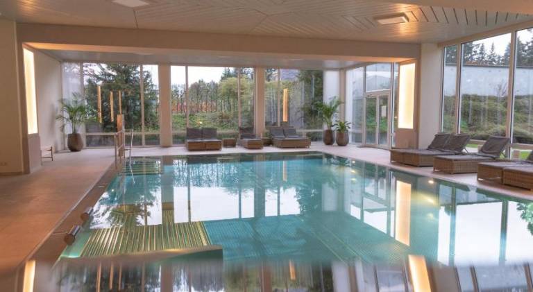 Schwarzwald Wellnesshotel SAIGERHOH I Spa Golf & Wandern uber dem Titisee — photo 2