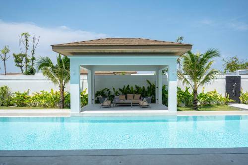 Villa Mai Khao
