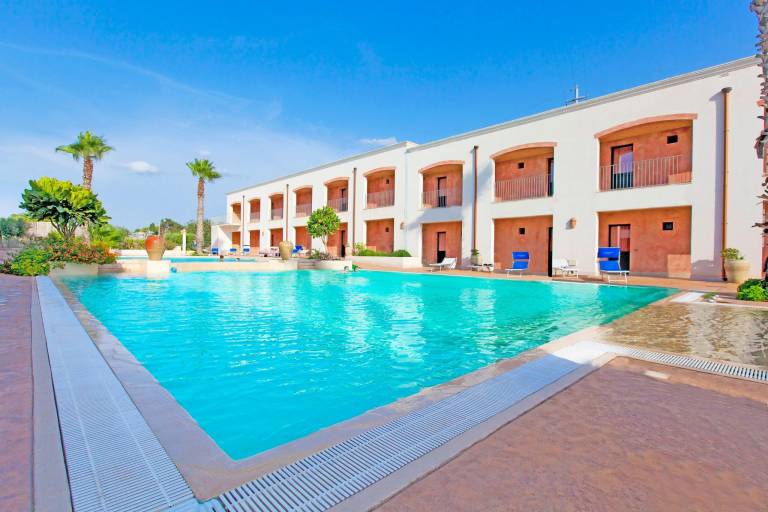 Delfino Beach Hotel — photo 2